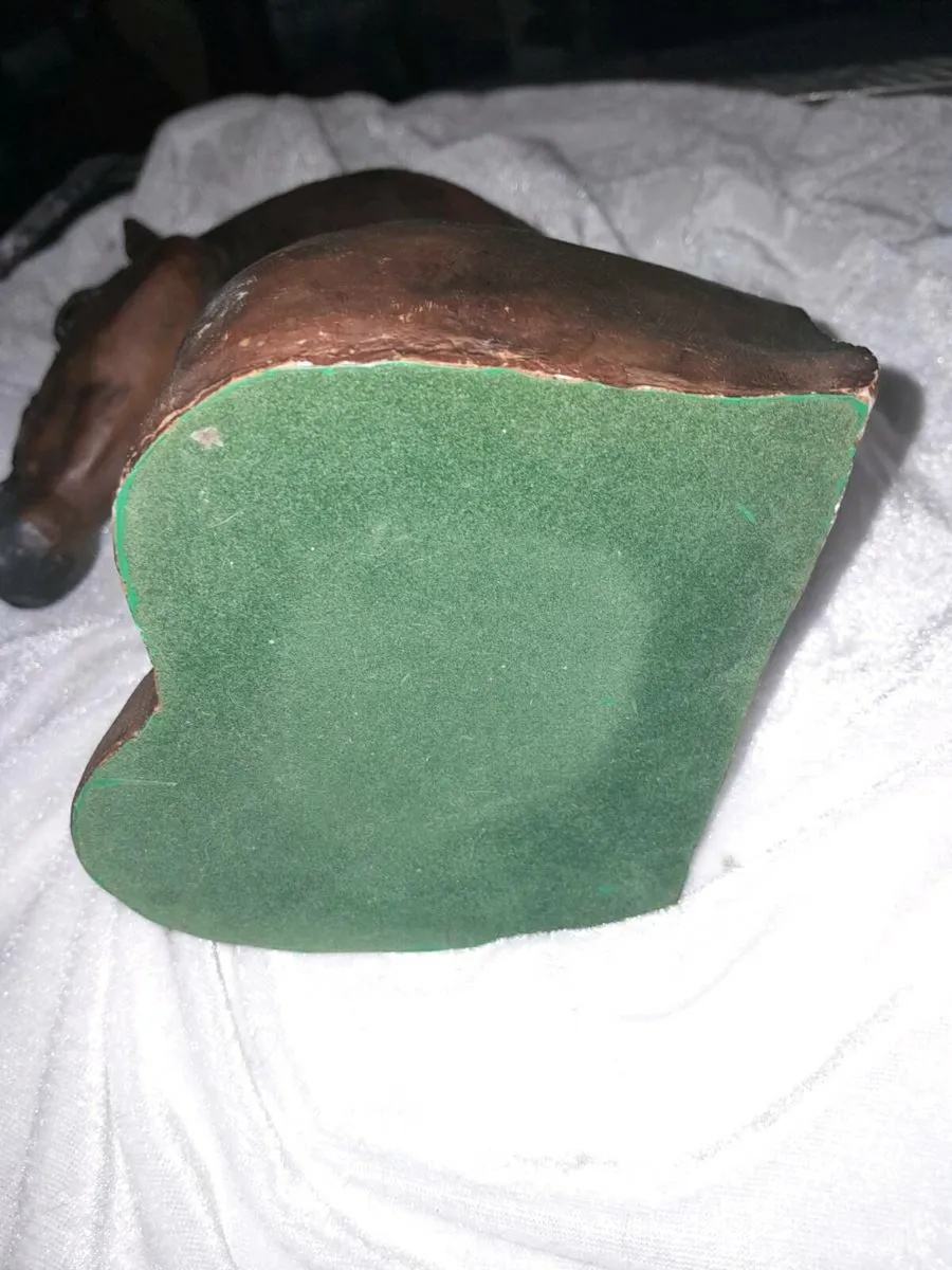 Large horse head statue - Image 3