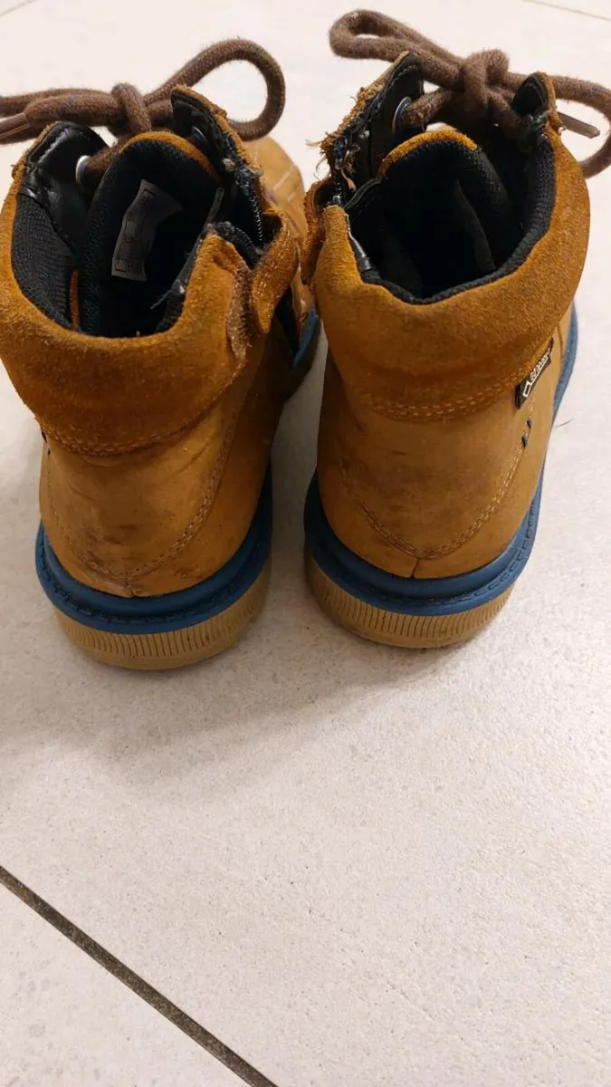Clarks Gore-Tex kids boots - Image 3