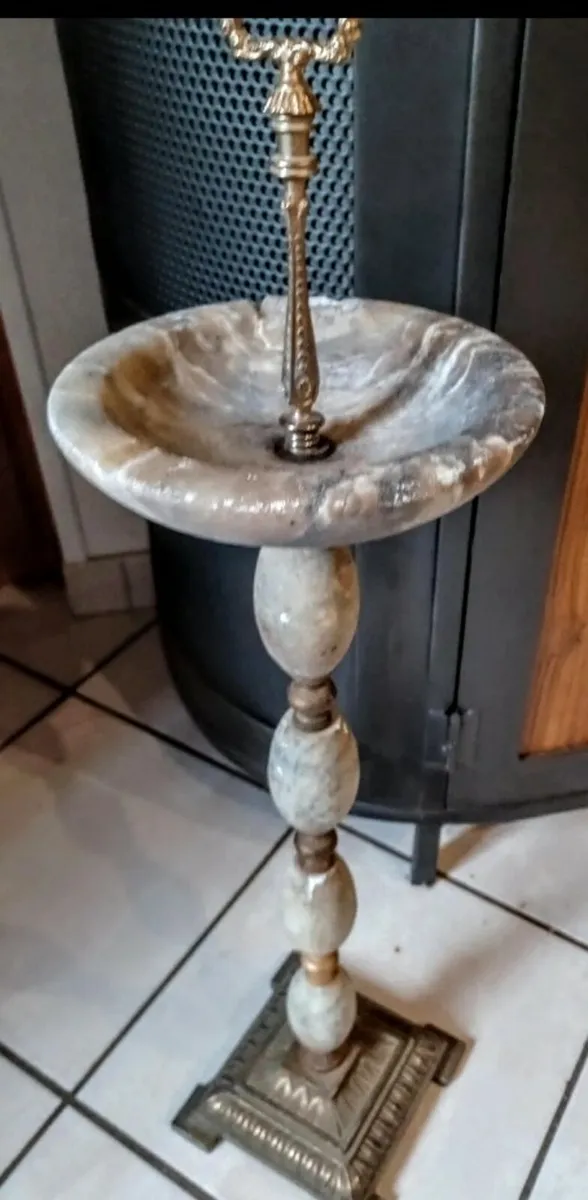 Antique marble and brass bird feeder, ashtray - Image 2