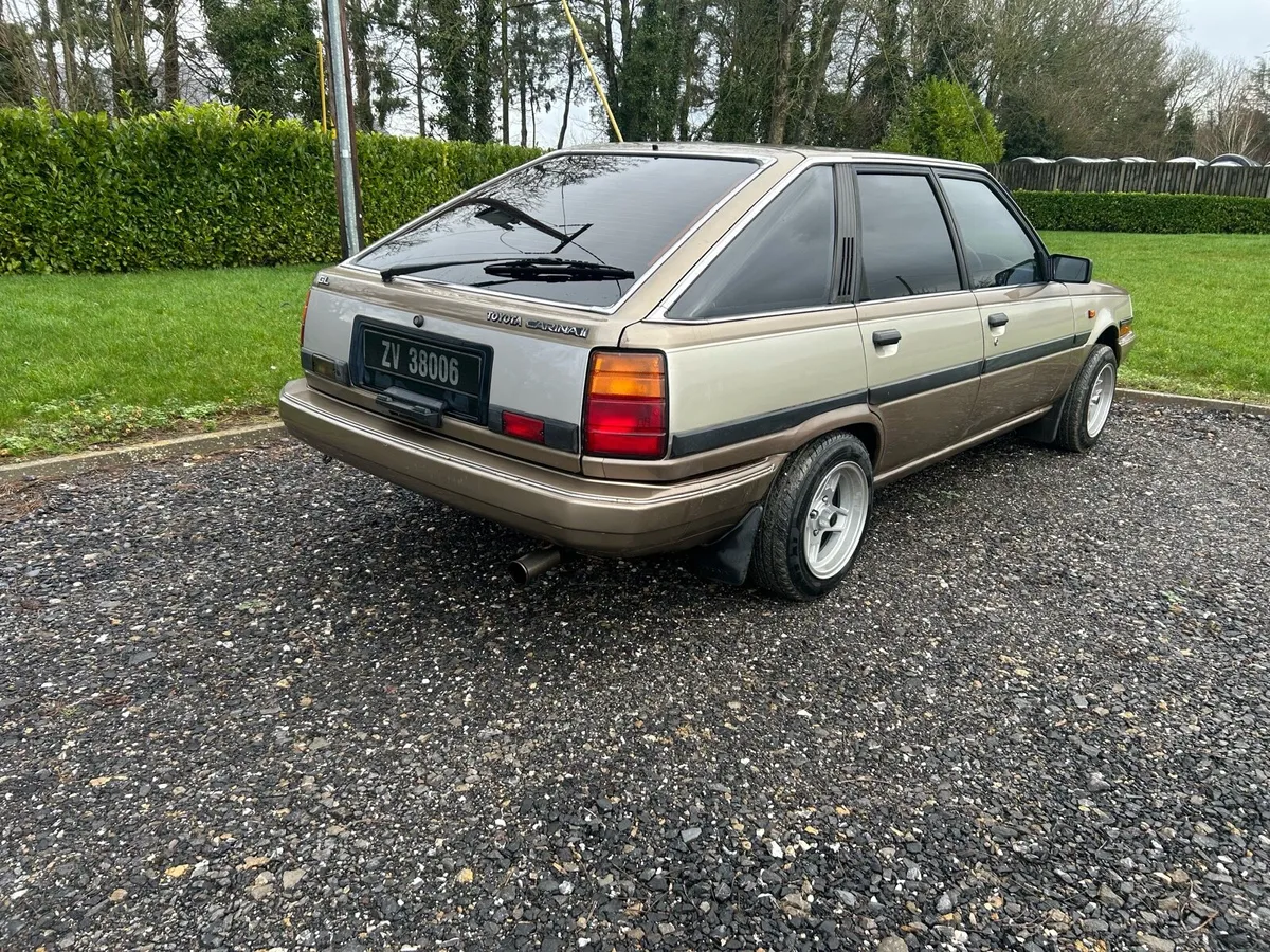 Toyota carina Il - Image 3