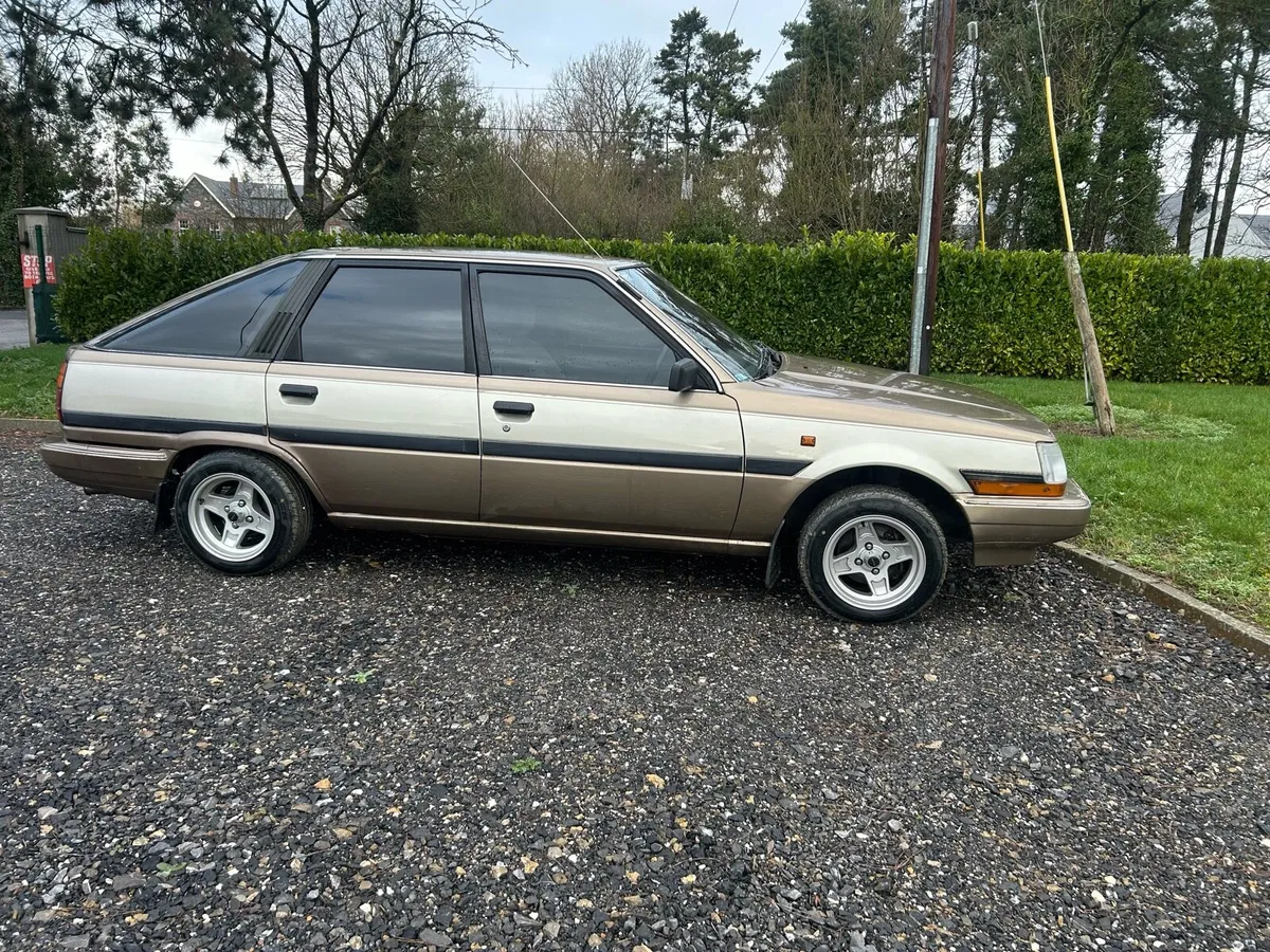 Toyota carina Il - Image 4