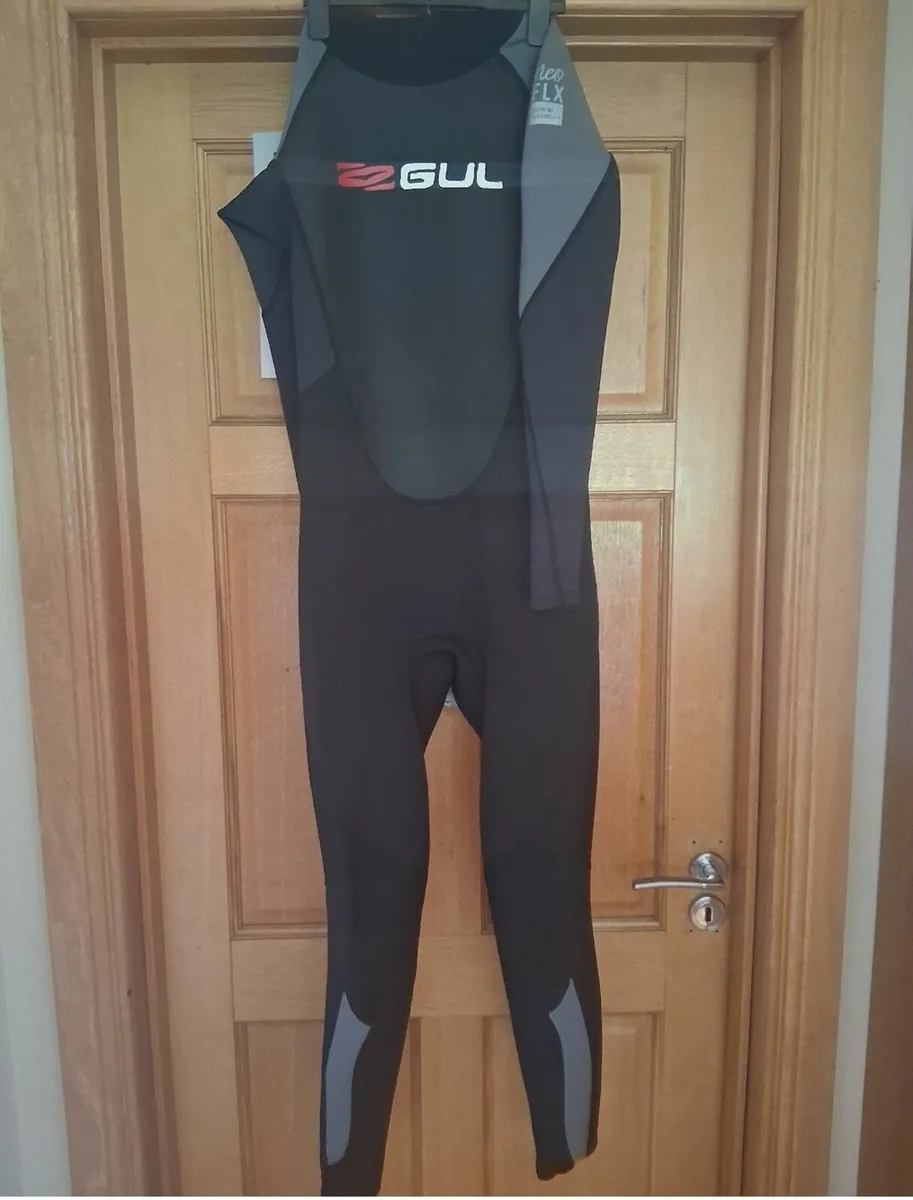 Wet suit - Image 1