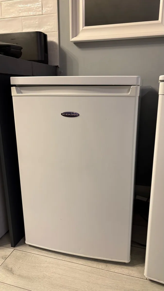 Undercounter fridge - Image 1
