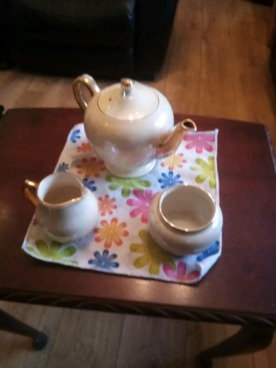 Saddlers tea pot - Image 3