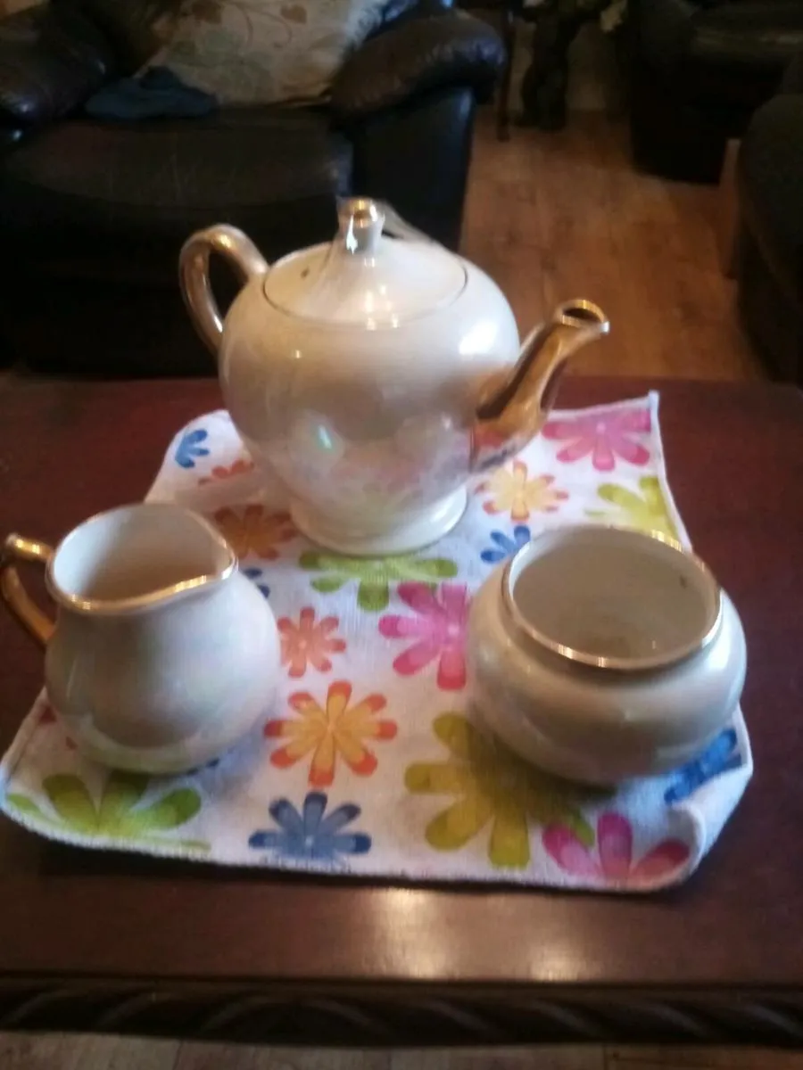 Saddlers tea pot - Image 4