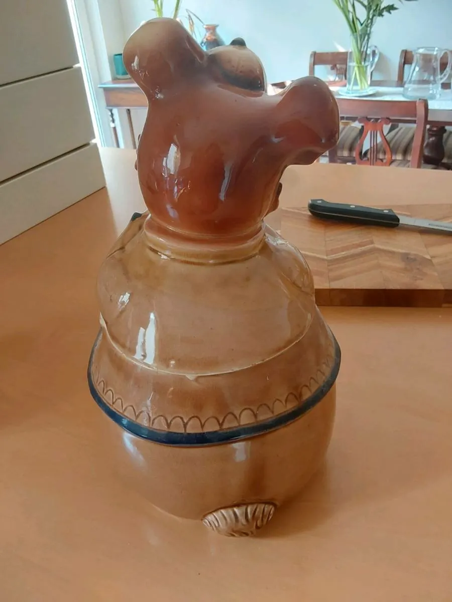 Vintage Royal Sealy 1950s Chipmunk Biscuit Jar - Image 3