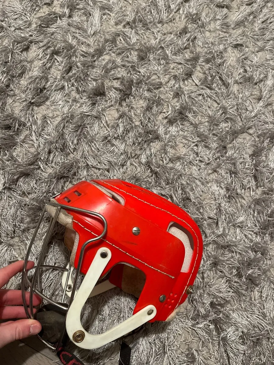 Red gola helmet - Image 2