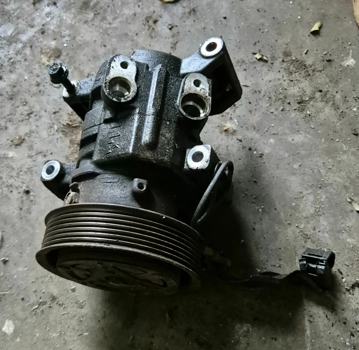 2014 Hilux parts wholesale clear out - Image 3