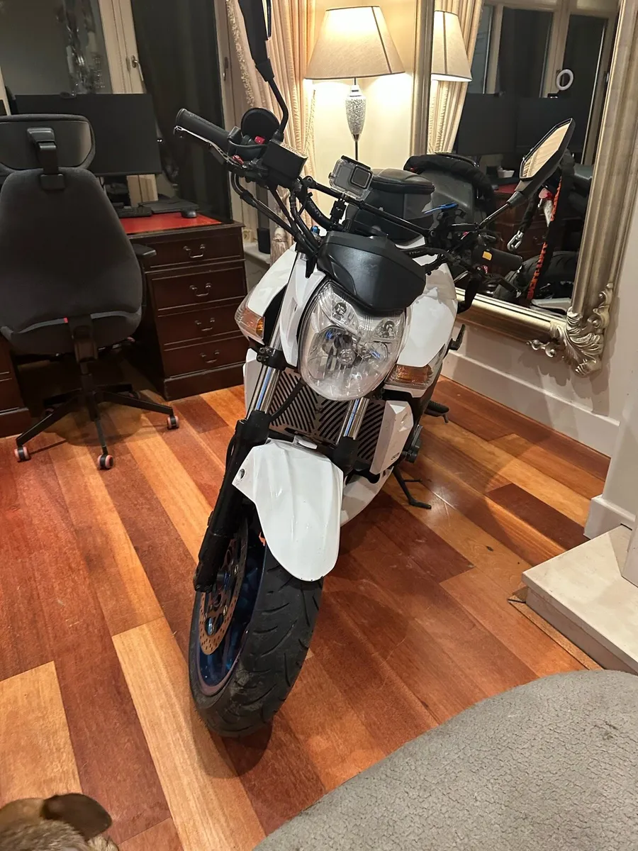 Suzuki GSR 600 - Image 2