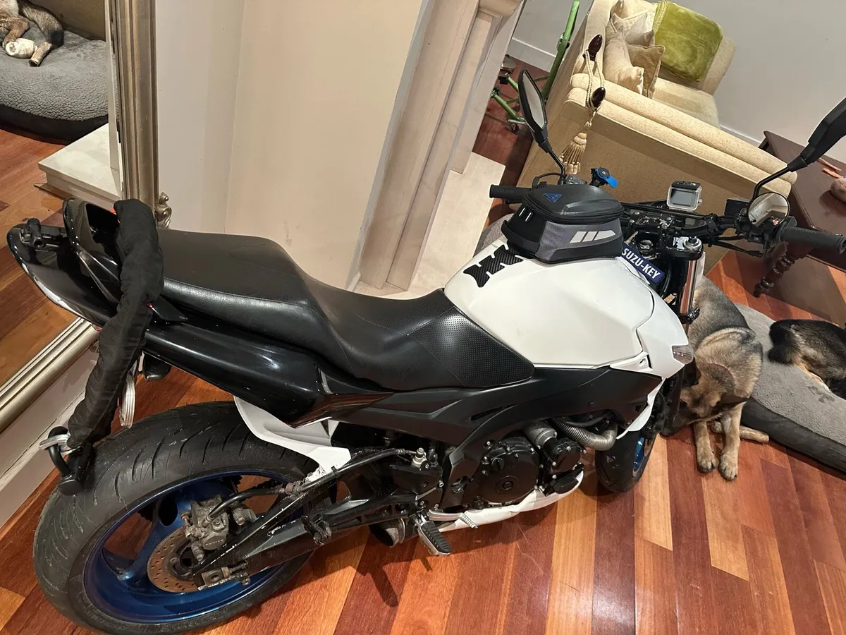 Suzuki GSR 600 - Image 4