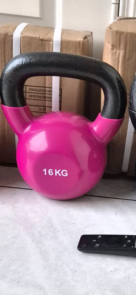 2xbrand new cast iron kettlebells - Image 3