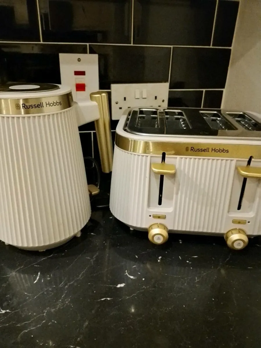 Russell Hobbs kettle and toaster 70 for the set - Image 2