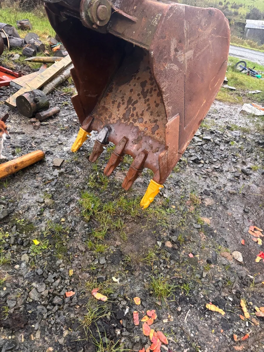 13 ton digging bucket - Image 1