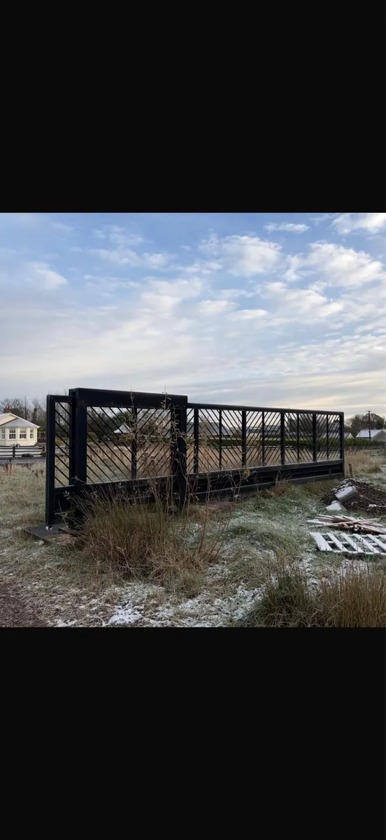 Sliding gate - Image 1