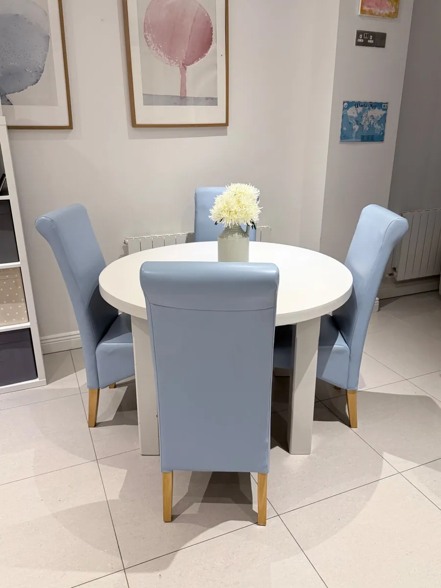 Dining Table & Chairs - Image 1