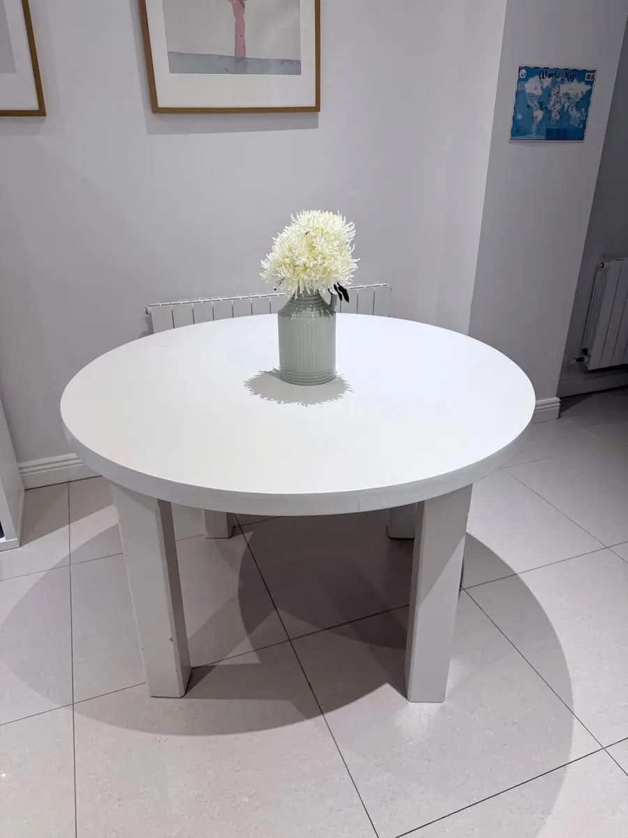 Dining Table & Chairs - Image 4