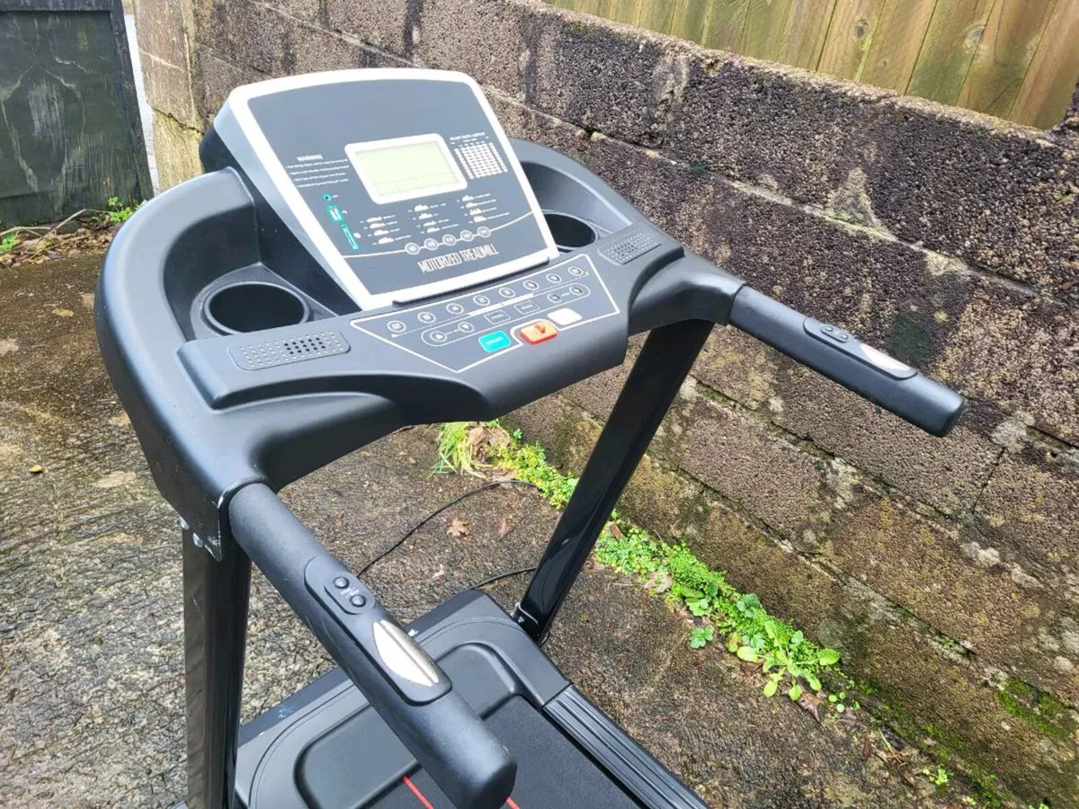 MOTORISED Treadmill. - Image 1