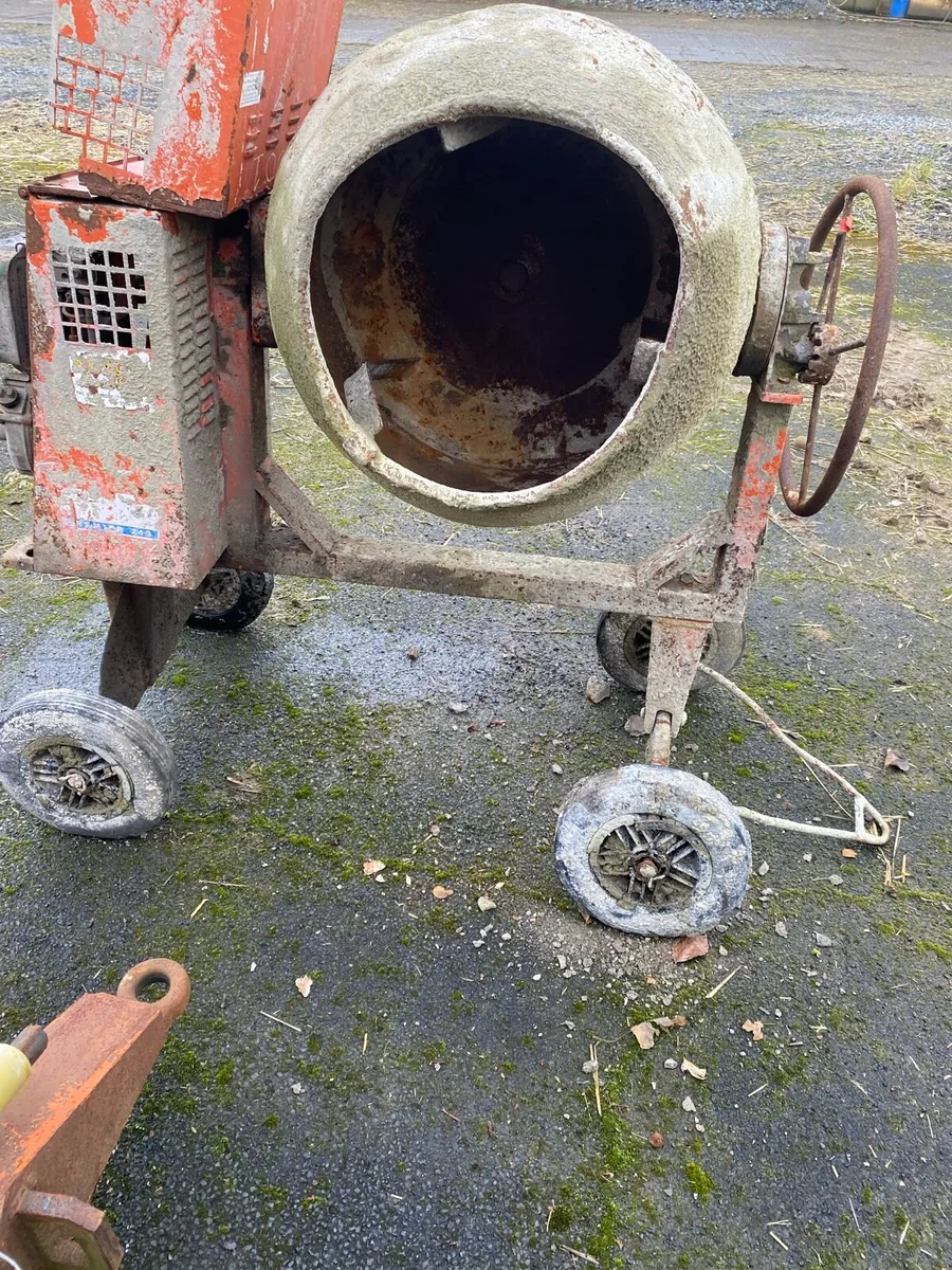 Cement mixer - Image 1