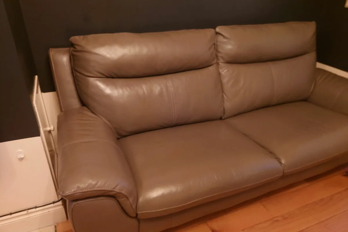 Leather sofa. - Image 2