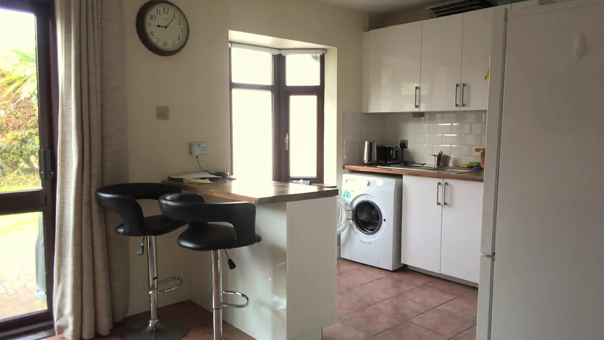 Full Kitchen and appliances - Image 3