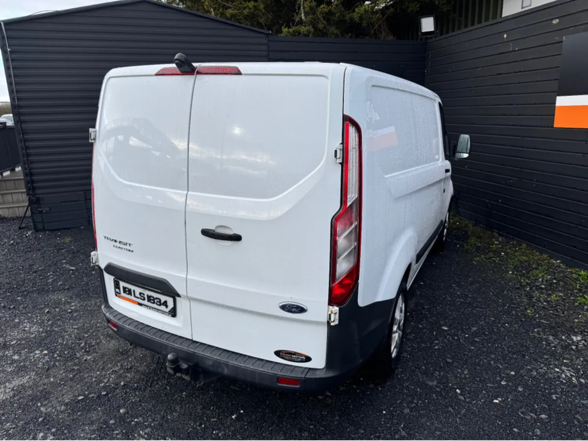 Ford Transit Custom 2.0 Limited HIGH SPEC - Image 4