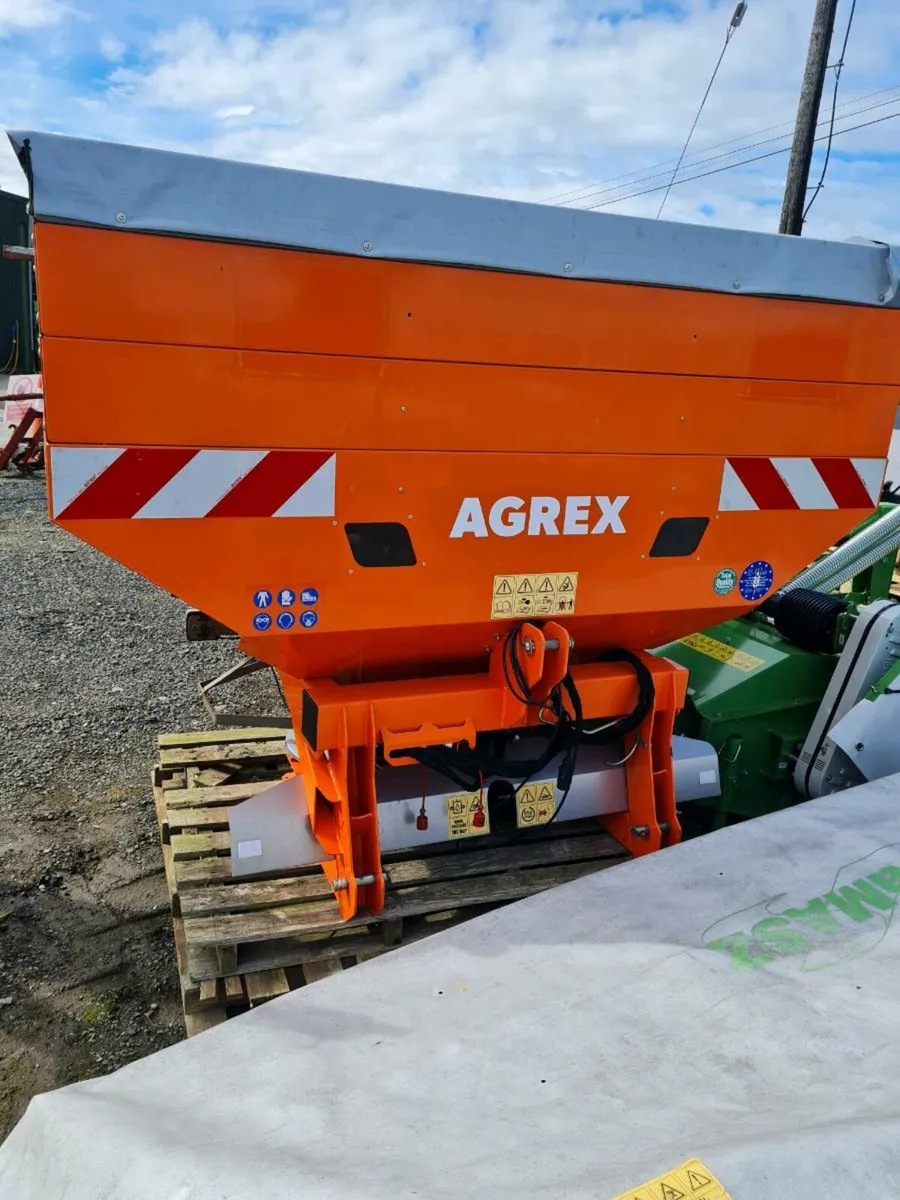 New Agrex fertiliser spreader - Image 1