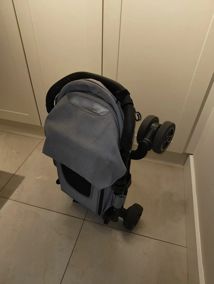Nuna buggy stroller - Image 1