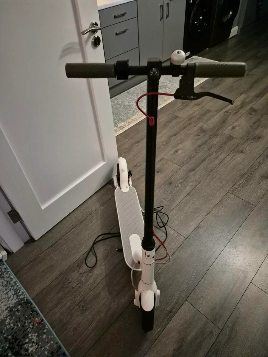 Electric scooter - Image 2