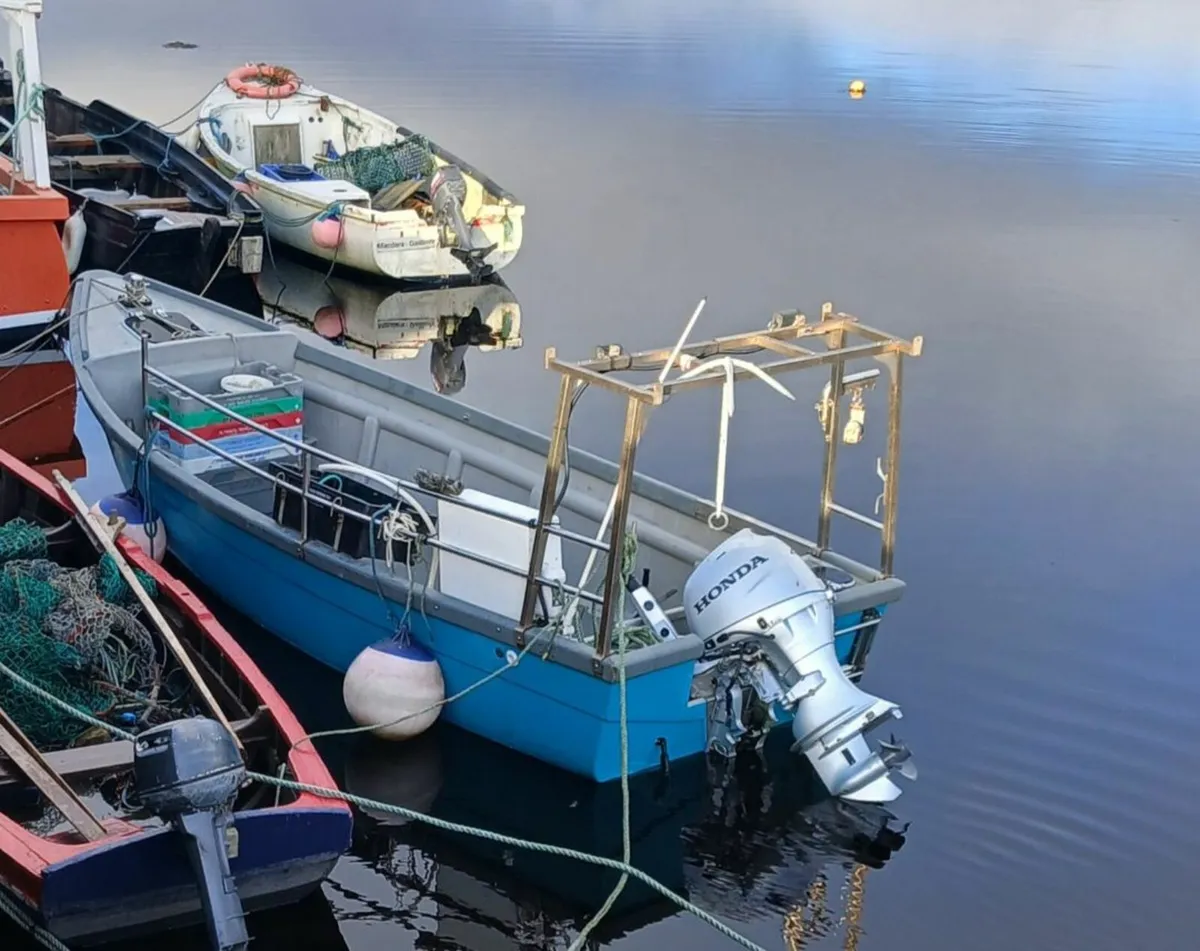 Fishing boat - Image 1