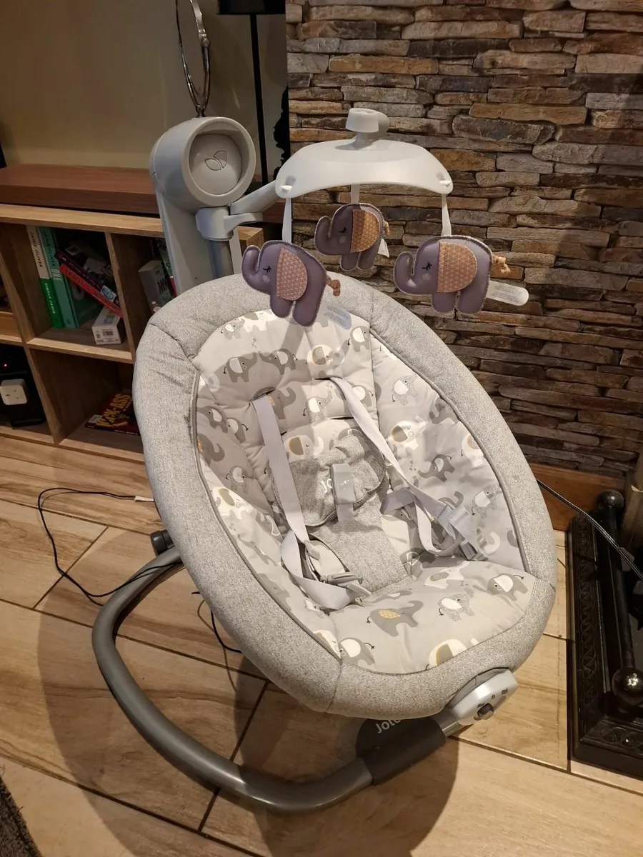 Baby swing - Image 1