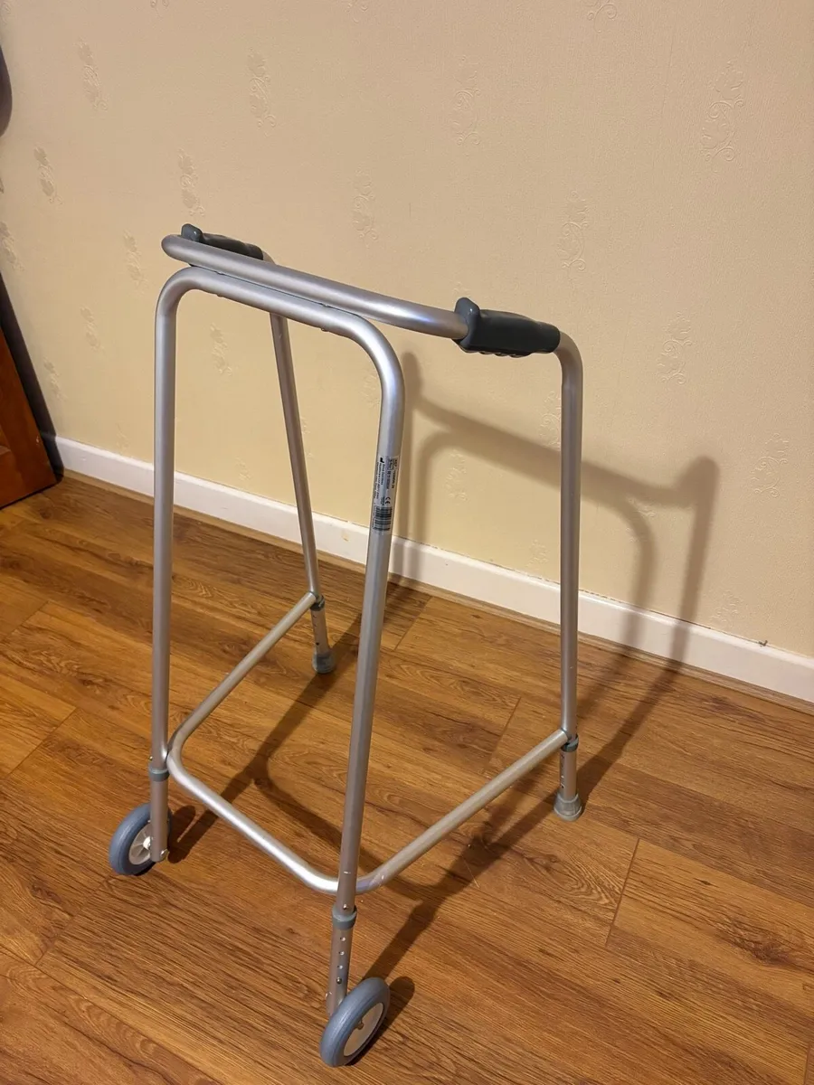 Walking frame - Image 1