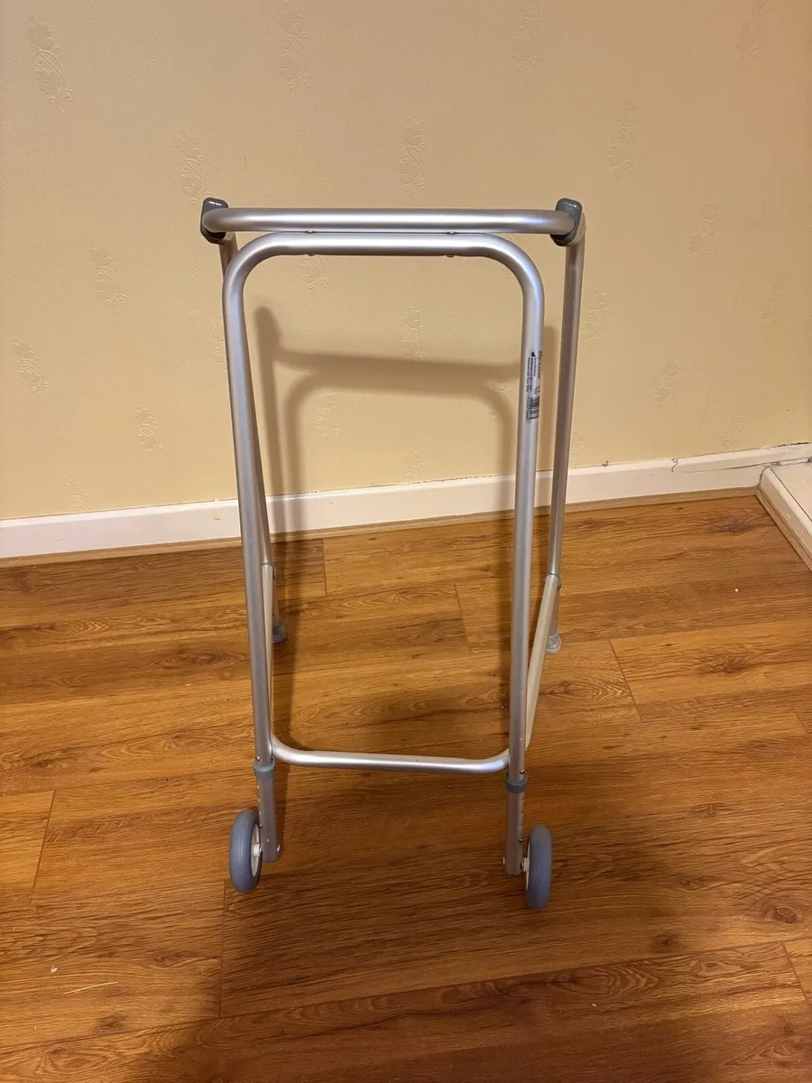 Walking frame - Image 2