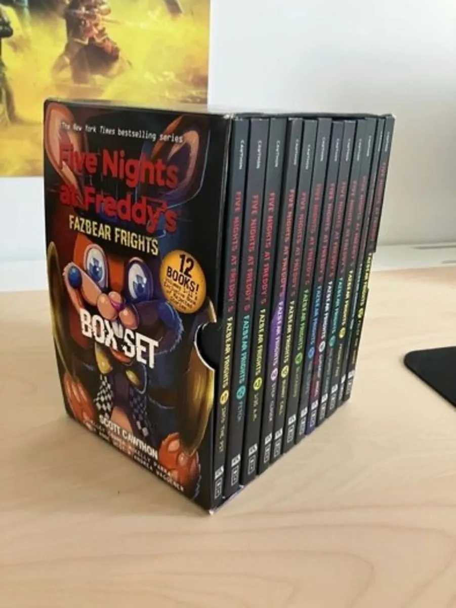 5 Nights at Freddy's Box Set - Image 2