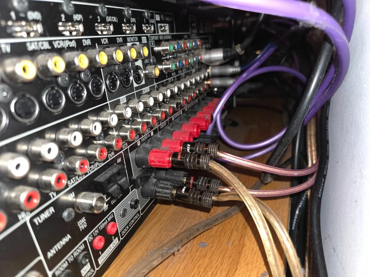 Denon avr .radio.lots of inputs digital and analog - Image 2