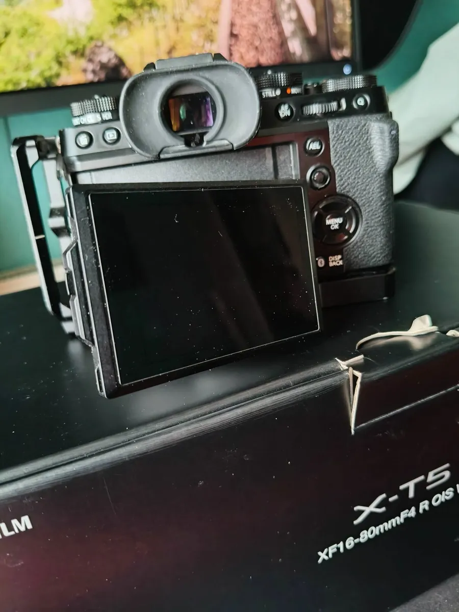 Camera and lenses - Image 2