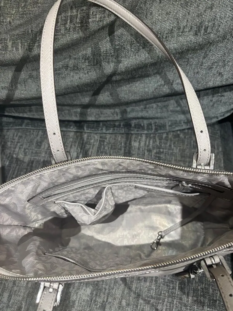 michael kors bag  and purse to match genuine never used - Image 4