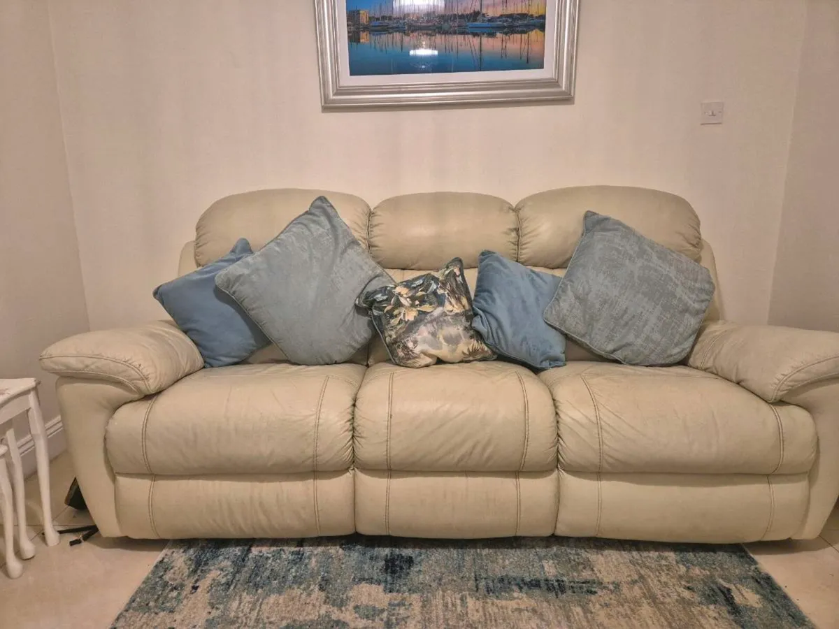 Dark cream leather 3-1-1 recliner sofa & chairs - Image 1