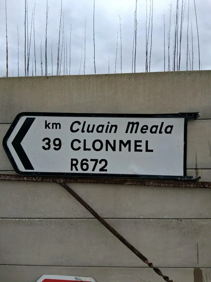 Road sign - Image 1