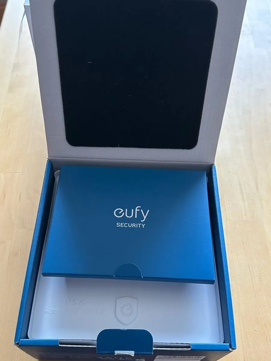 Eufy Security Cameras Solo Panel S40 - Image 1
