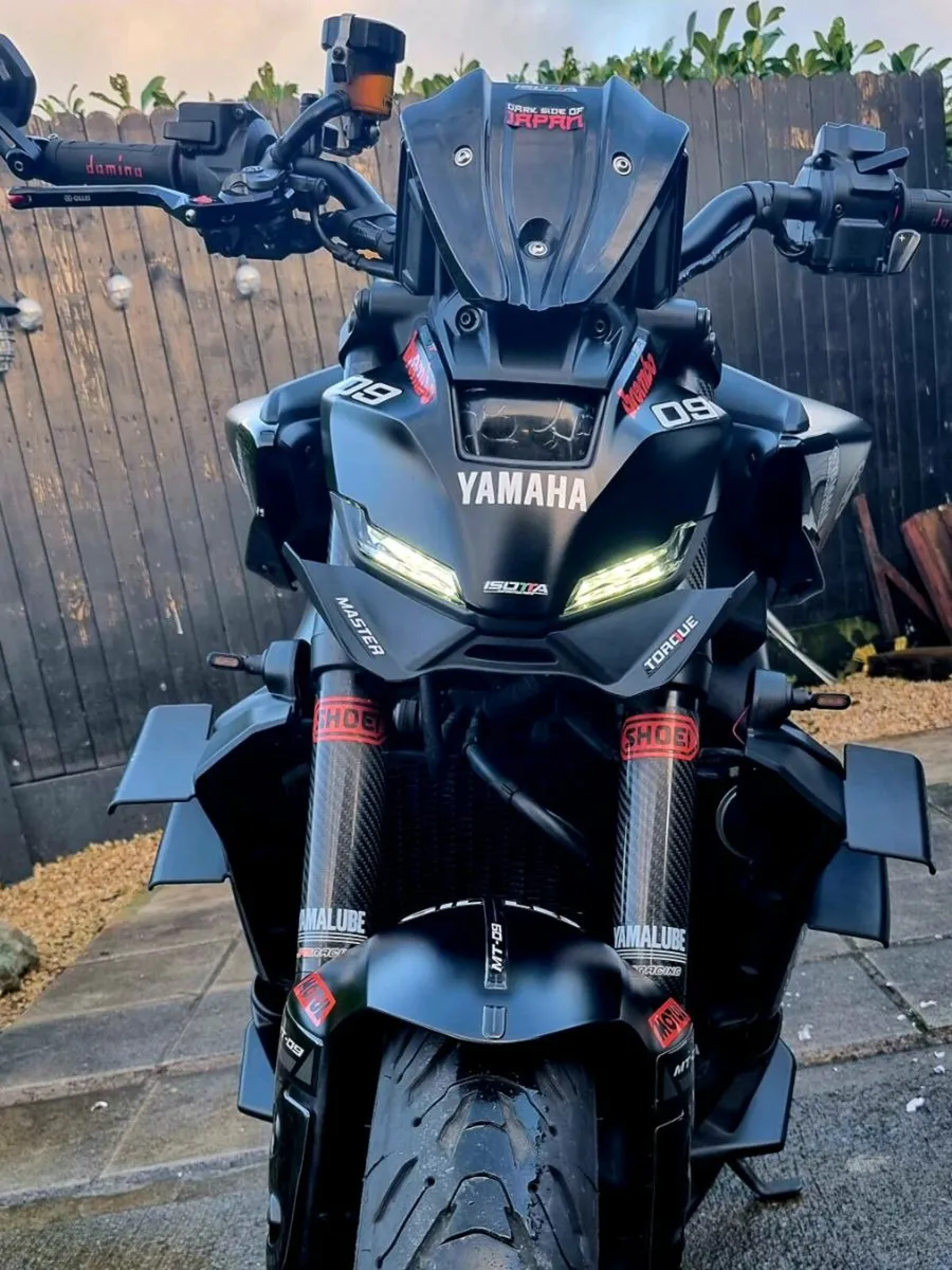 Mt 09 y amt - Image 2