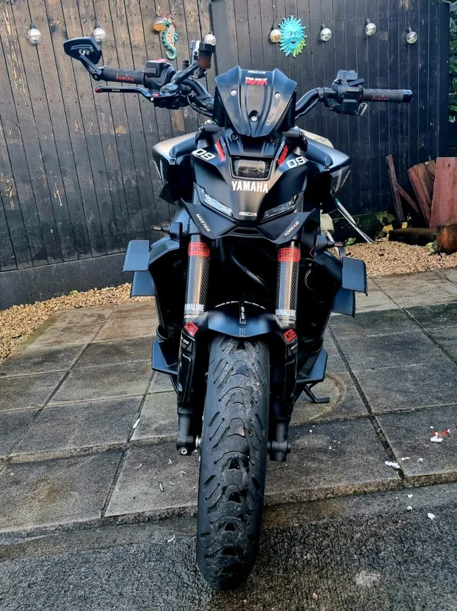 Mt 09 y amt - Image 1