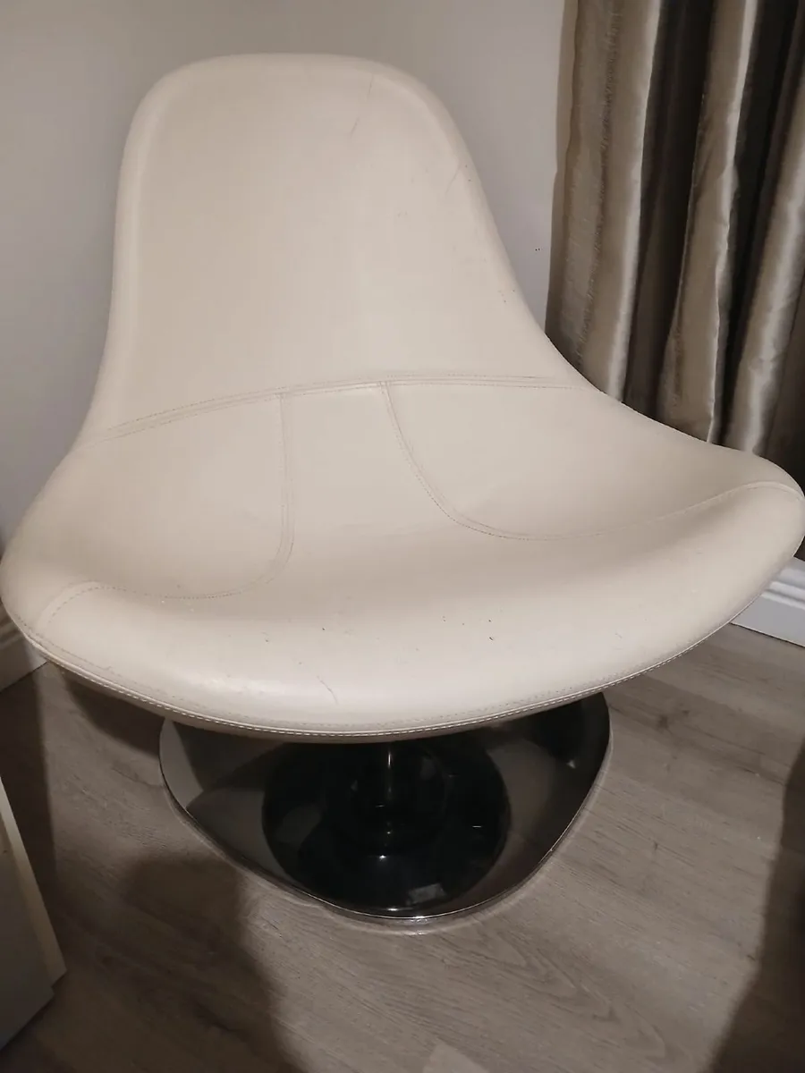 360 degree swivel egg chair - Image 2