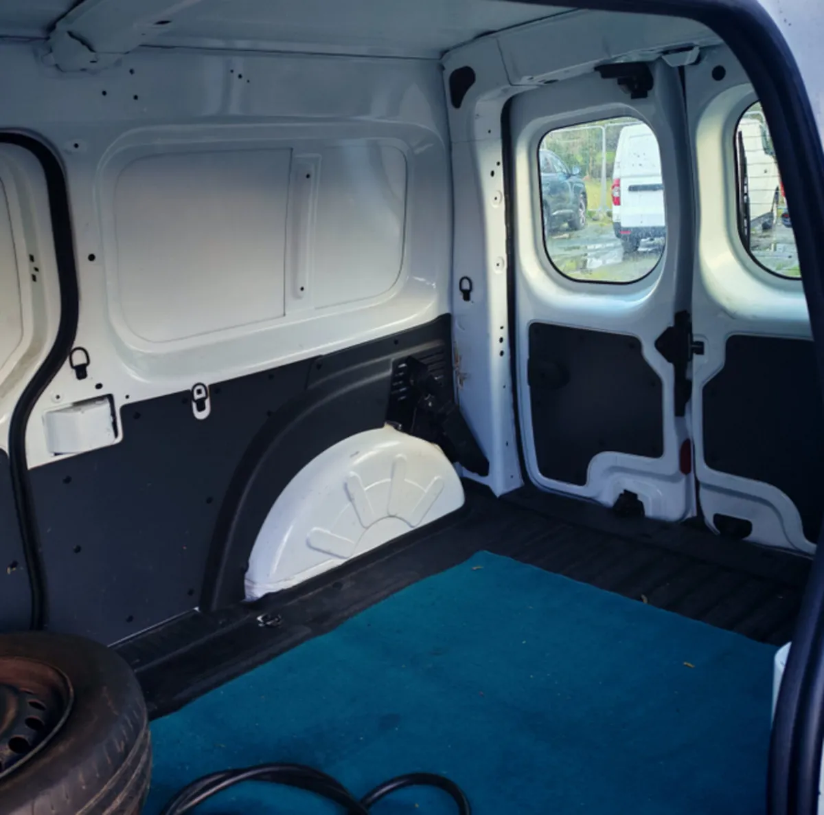 RENAULT KANGOO EXPRESS ZE LL21 Z.E 33 BUSINESS 5DR - Image 2