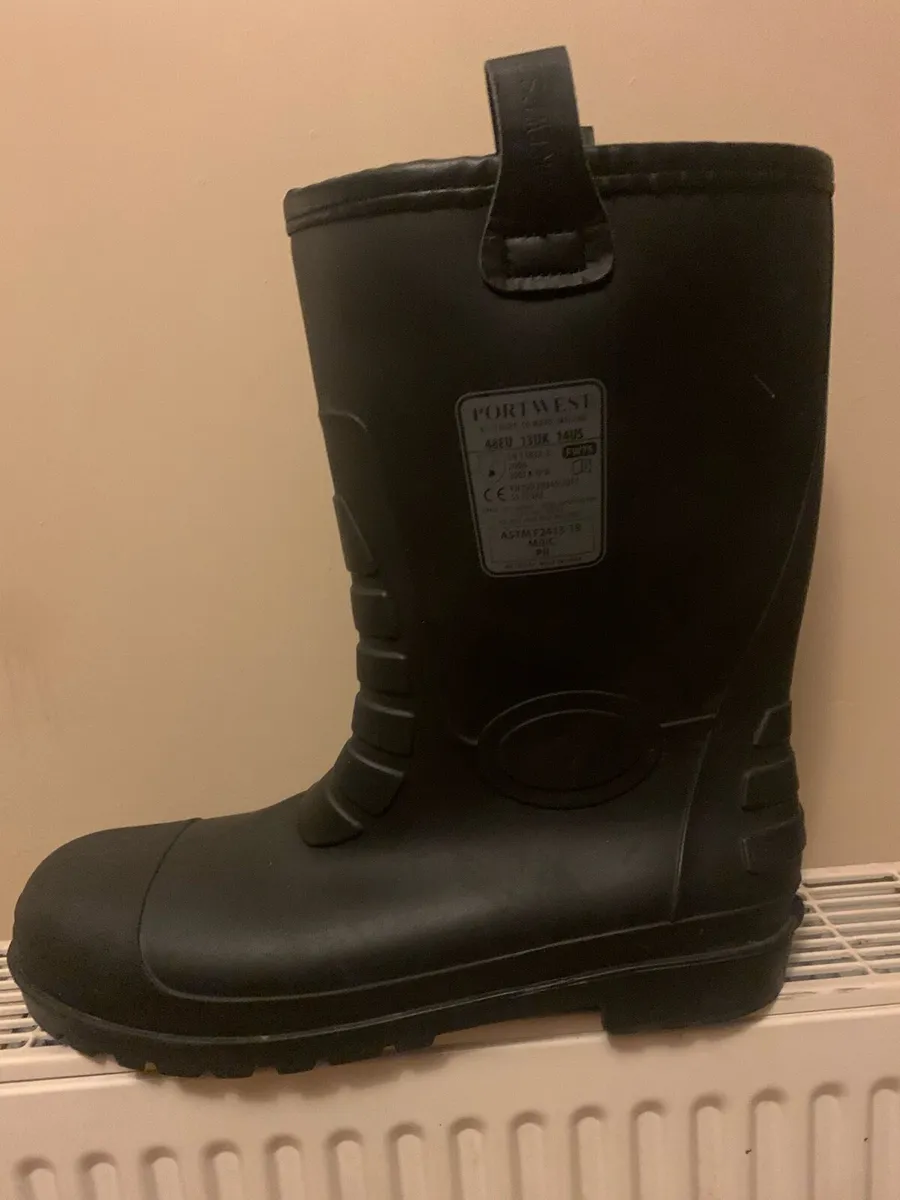 Rigger boots  steel toe excellent condition - Image 1