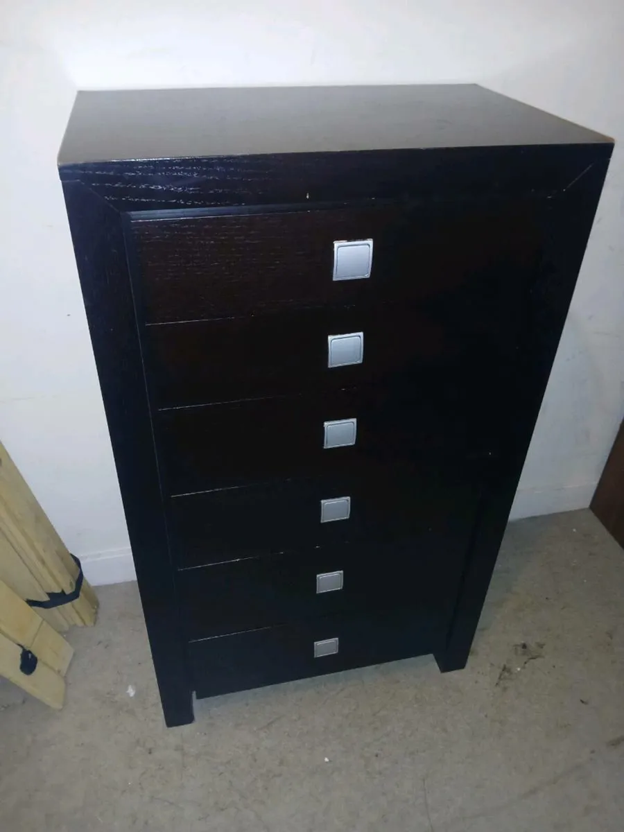 Chest of drawers - Image 1