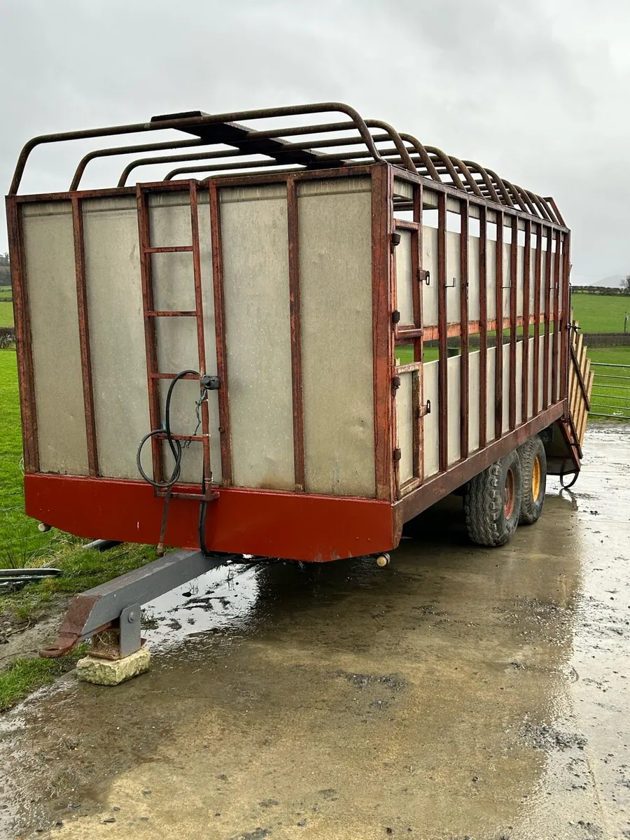 Cattle trailer - Image 1