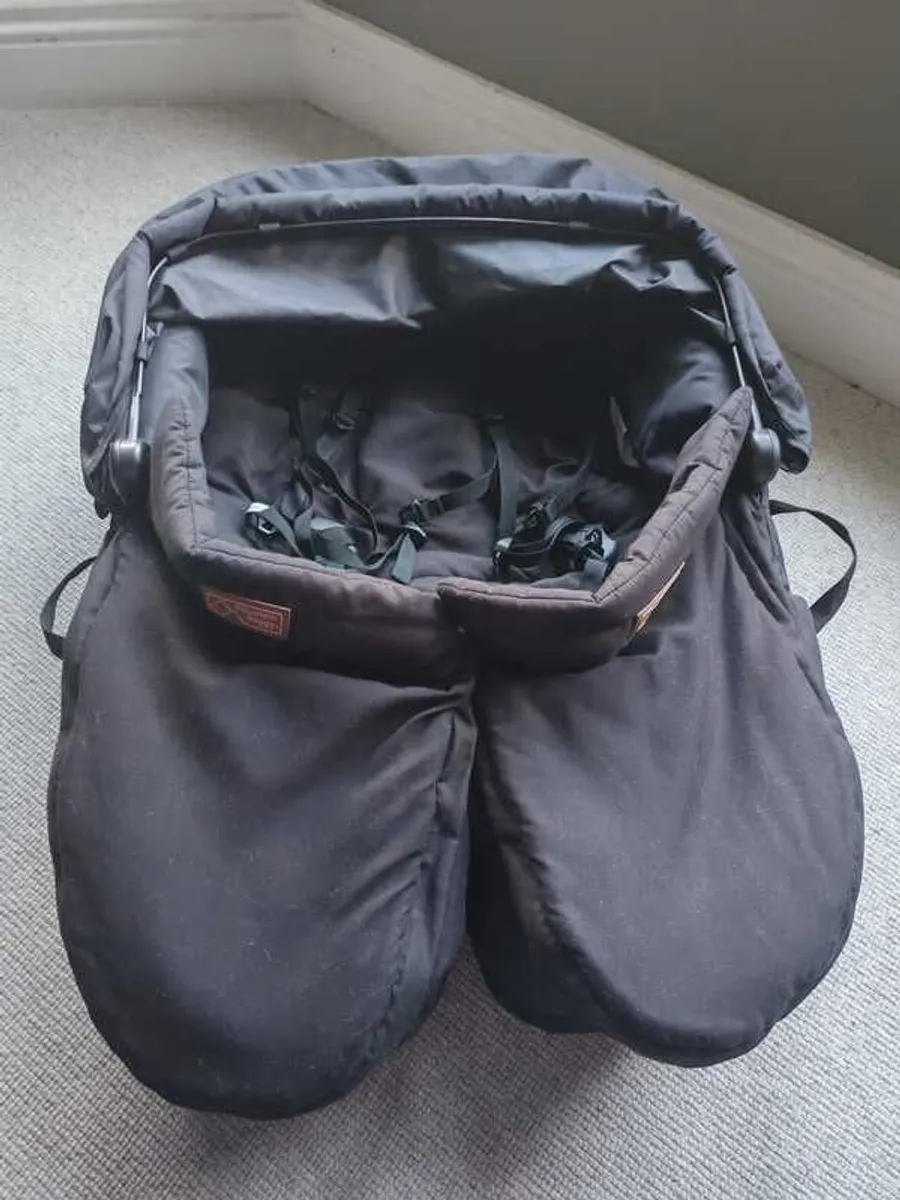 Twin buggy bassinet - Image 4