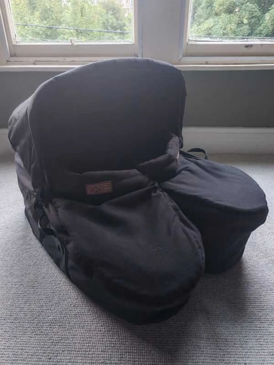 Twin buggy bassinet - Image 2