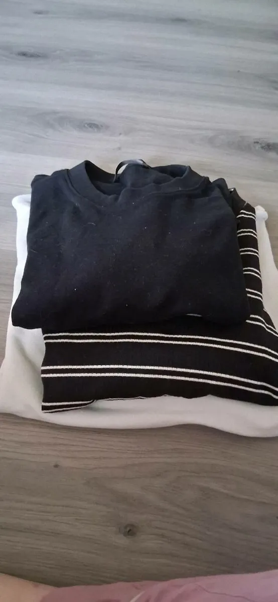 Womens clothing - Image 4