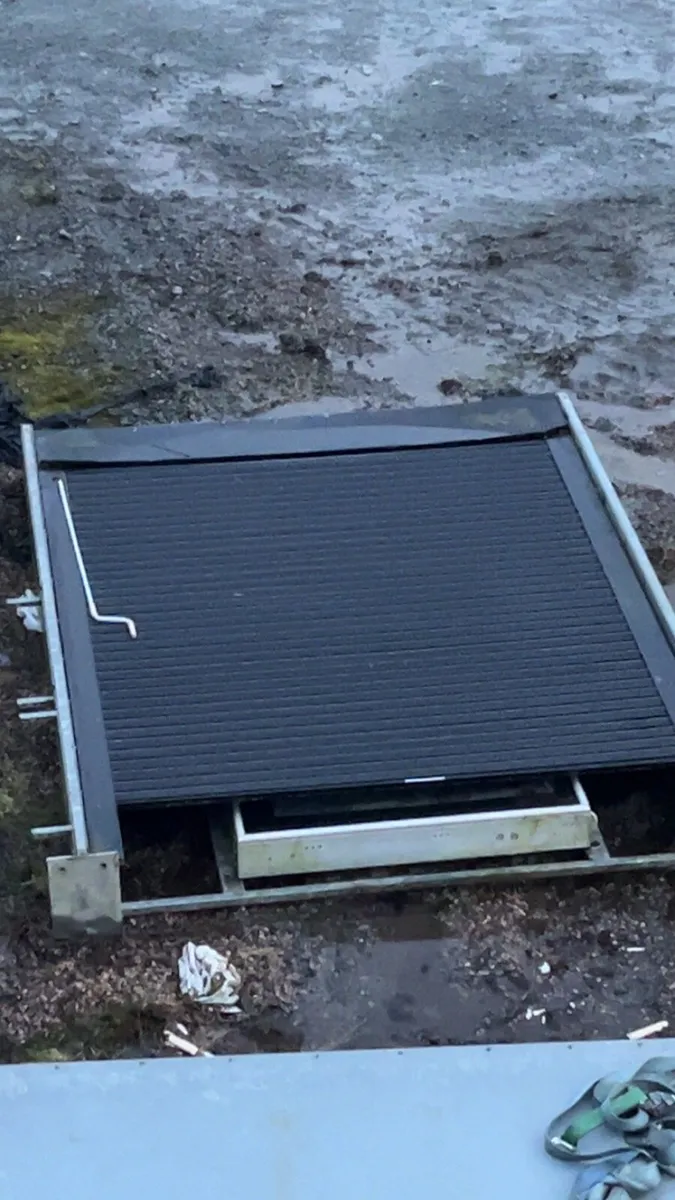 Roller door - Image 1